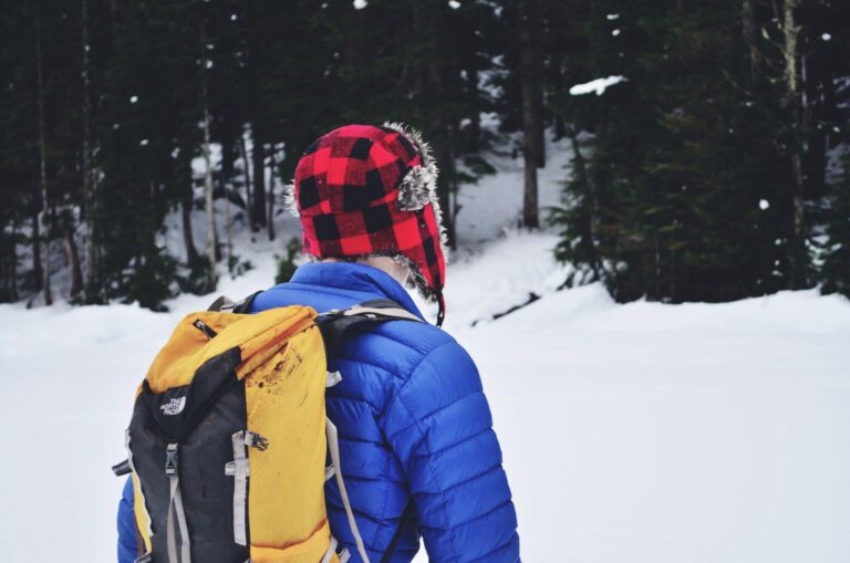 How to Choose the Perfect Jacket for Extreme Outdoor Adventures
